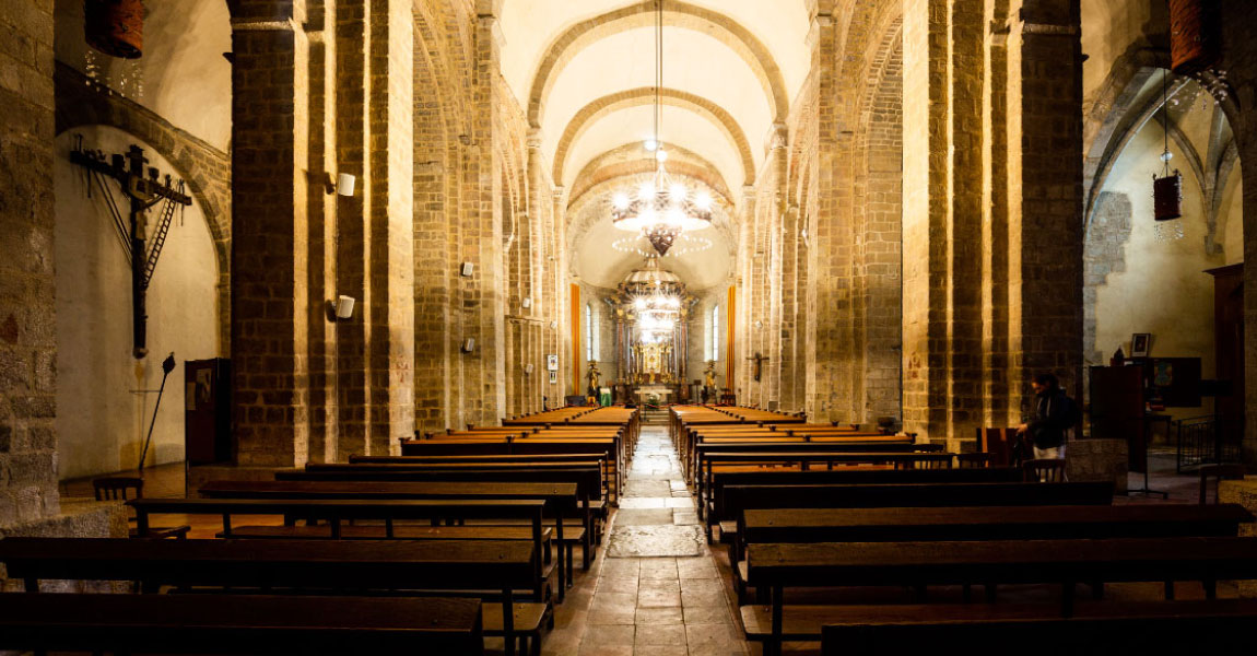 tourisme balade arriere pays plaine cathedrale elne visite