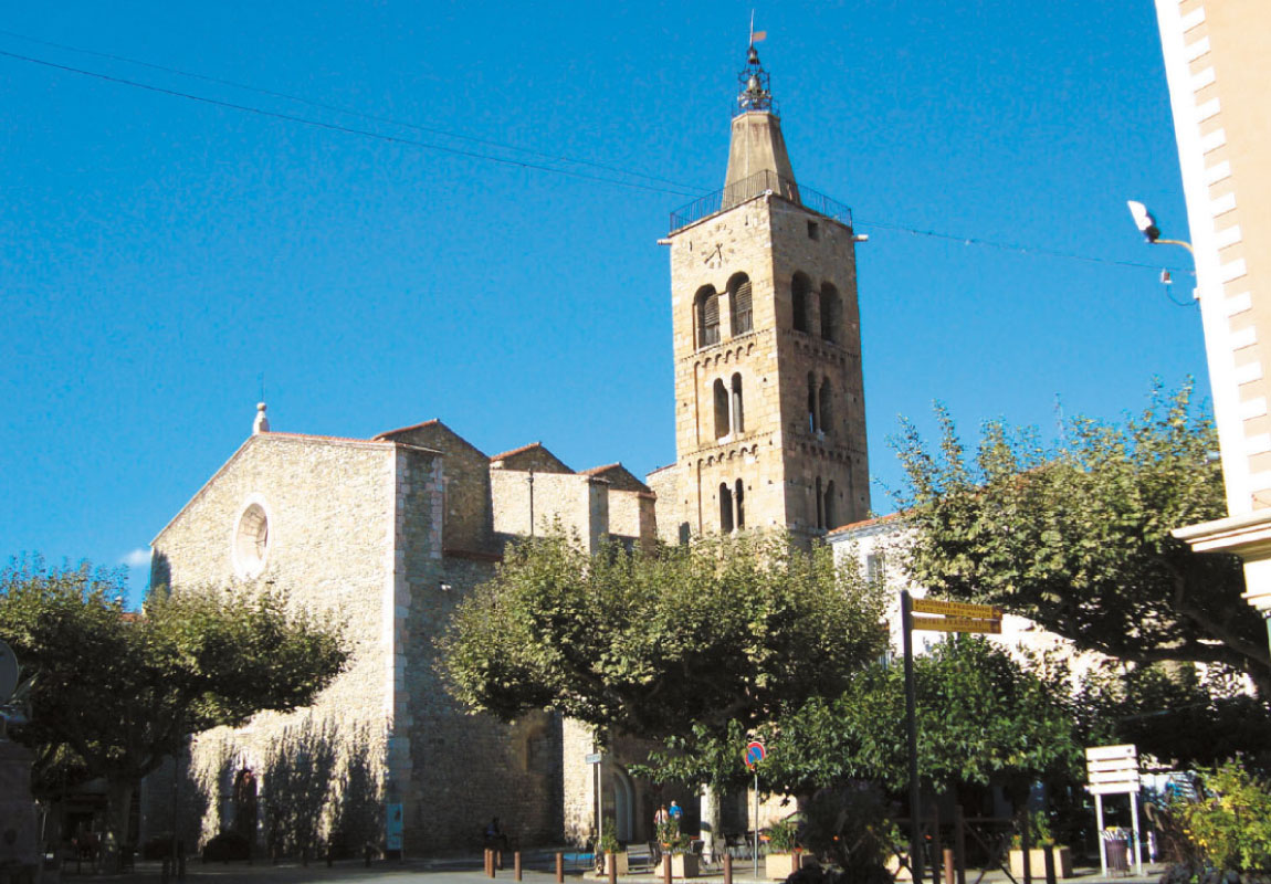 prades eglise tourisme visite balade typique catalan